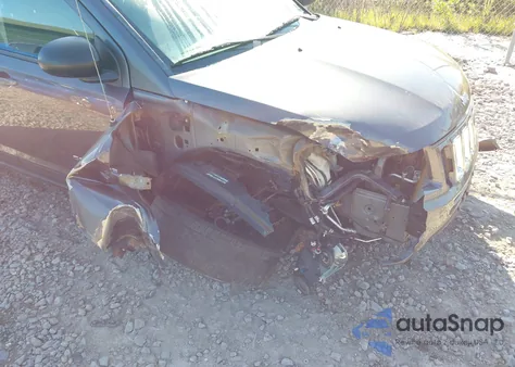 2015 Jeep Compass Sport из США, поврежденный, VIN 1C4NJCBA0FD170581